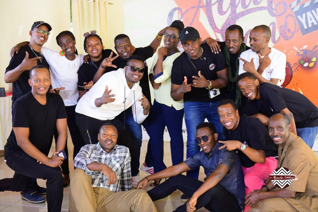 The ArtRwanda-Ubuhanzi team strike a pose.