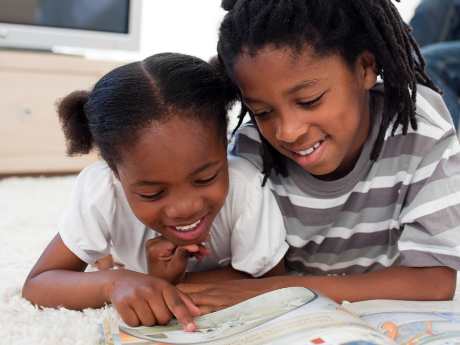 Encourage children to read during their free time. Net photo