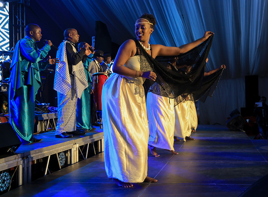 Rwanda Traditional dancers joined Muyango on stage.