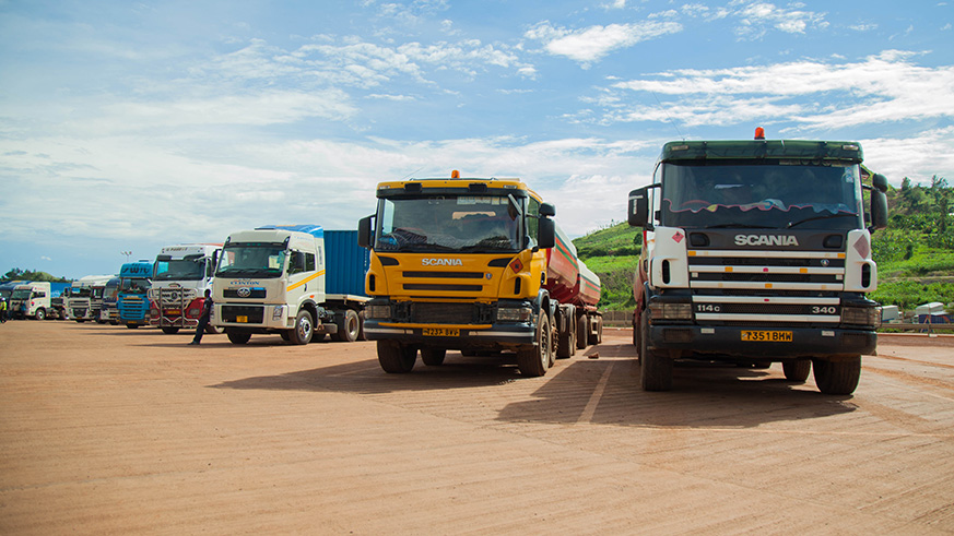 Trucks at Rusumo border post. Nadege Imbabazi.