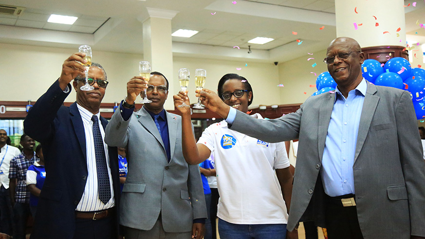 Officials-celebrate-Customer-care-week-during-the-ceremony-held-at-Bank-of-Kigali-yesterday-(Sam-Ngendahimana)