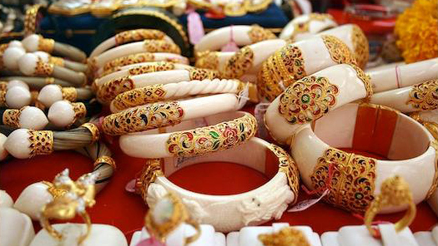 Ivory jewelries are sought after by many people. Net photo.