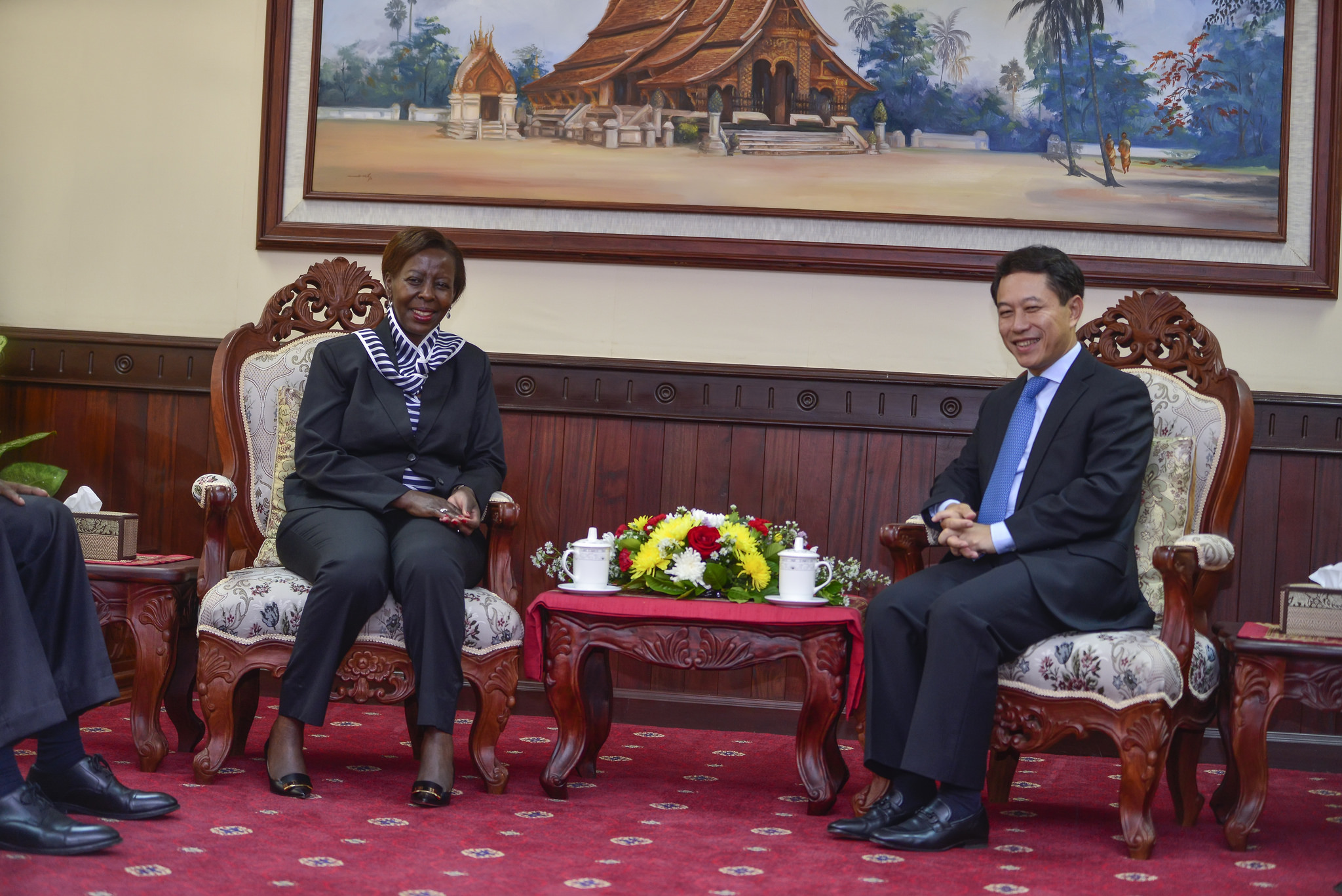Mushikiwabo meets with the Minister of Foreign Affairs of Laos, Saleumxay Kommasith.