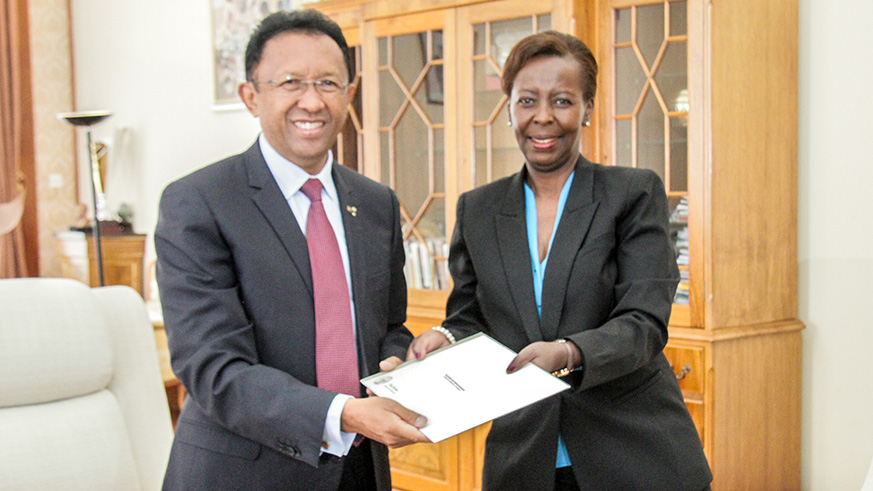 Mushikiwabo formally submits candidacy to the President of Madagascar, Hery Rajaonarimampianina â€“ who was the OIF Chairman