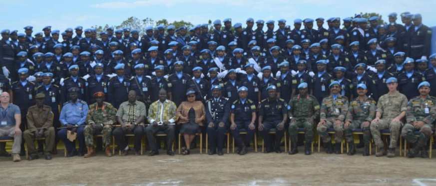 Group photo of the decorated officers with the UNMISS leadership and heads and local leaders of Upper Nile.