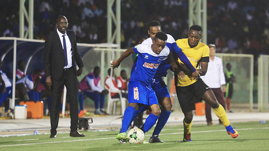 Mukura VS head coach Haringingo looks on during the match against Rayon Sports at Kigali Stadium on Sunday. Sam Ngendahimana.