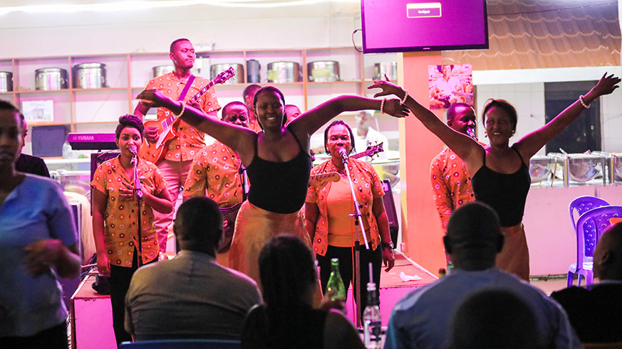 Impala dance troupe entertain revelers at Fantastic Restaurant on Thursday. (Photos by Emmanuel Kwizera)