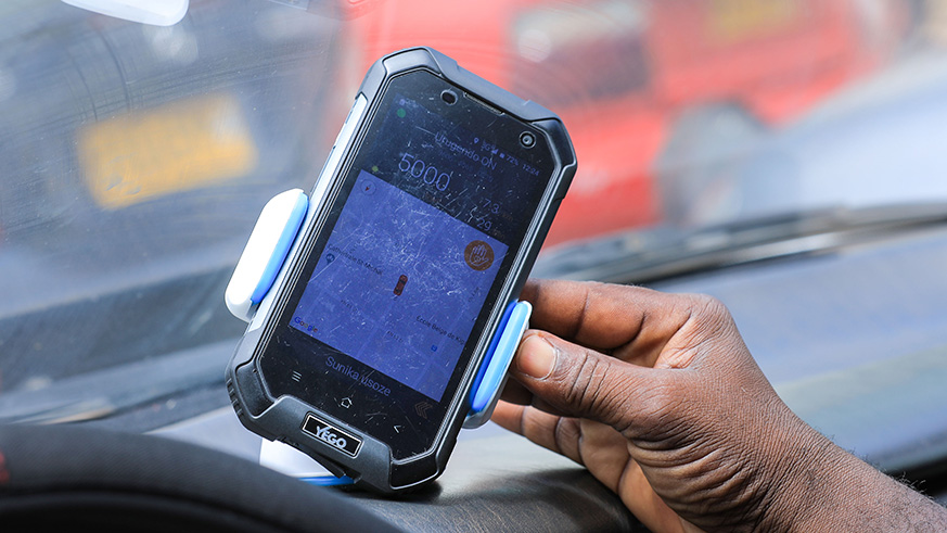 The YegoCabs Intelligent Connected Fare Meter (ICFM) automatically calculates the fare based on the distance travelled. (Photo by Emmanuel Kwizera)