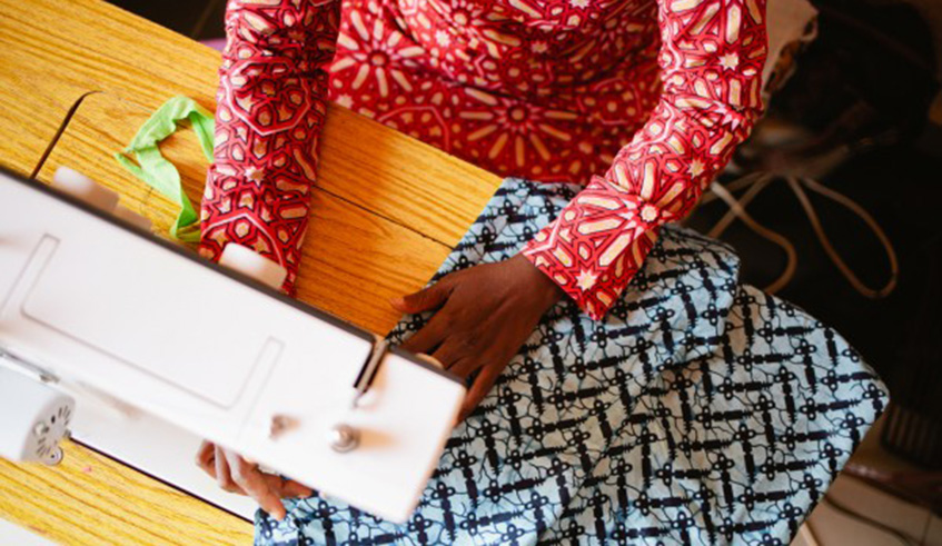 Rwandan farmers sort their product. Trade facilitation measures will benefit women in trade and contribute positively to gender equality. /Net
