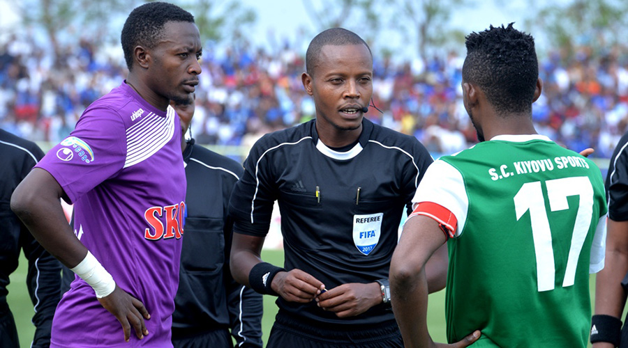 The last time the two sides met in April, Eric u2018Bakameu2019 Ndayishimiye (left) was Rayon Sports skipper while Fabrice Mugheni (#17) captained Kiyovu. The latter has since joined Rayon while Bakame moved to AFC Leopards in Kenya. / File photo