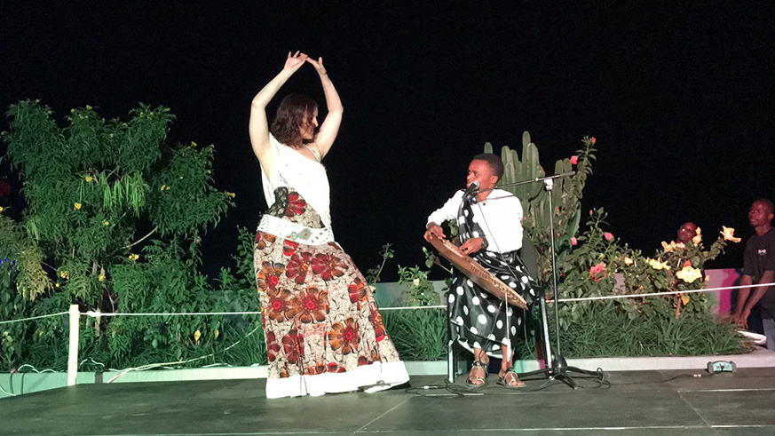 Hilde Cannoodt works with Rwandan artist, Deo Munyakazi to fuse cultural dances.