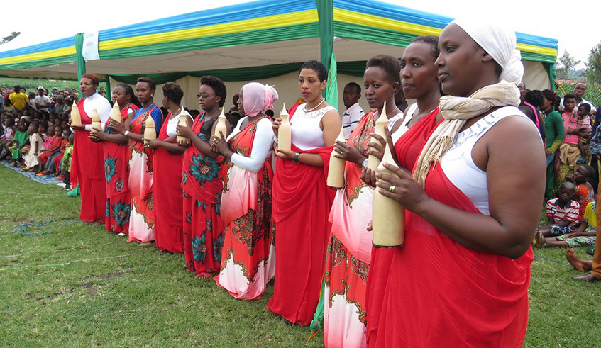 Officials give milk to children