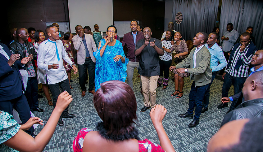 Mariya Yohna entertains the youth during the event