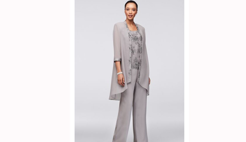 The pantsuit can be worn in a variety of ways. Net photos 
