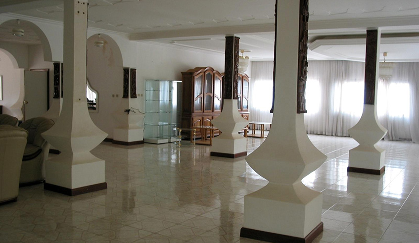  Inside Rwanda Art Museum.