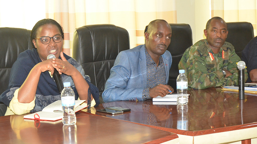 L-R: Minister Mukeshimana, Governor Mufulukye and Gen Mubarak Muganga, the RDF Division commander for the City of Kigali and Eastern Province at the meeting with residents. Jean de Dieu Nsabimana.