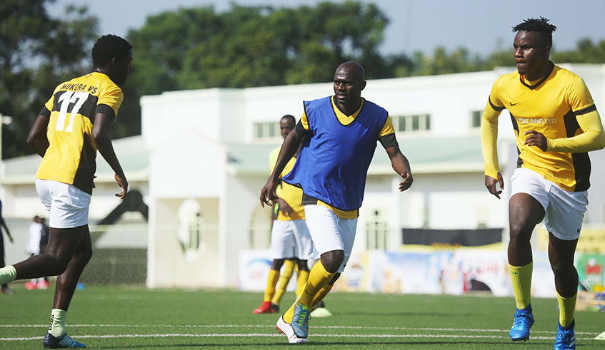 Mukura VS players during the traning. The Huye based side will face Gicumbi seeking to to go top of the table. Sam Ngendahimana.