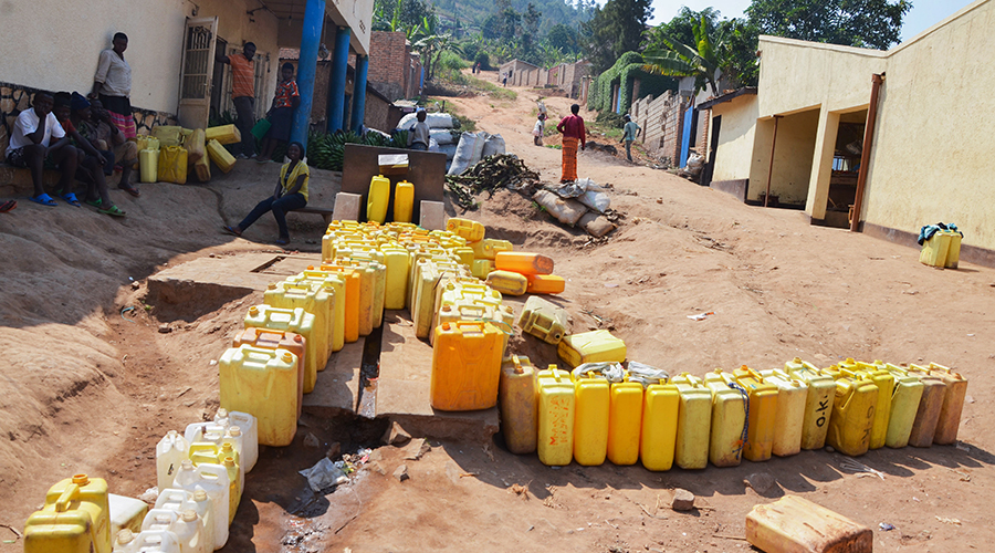 It is reported that in some places of the country, people spend many hours to wait for water. / Sam Ngendahimana