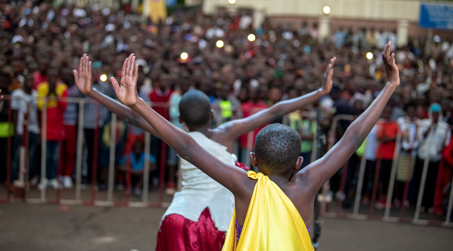 Young traditional dancers entertain revellers during Tour du Rwanda 2019 in Musanze District on Friday. / Plaisir Muzogeye