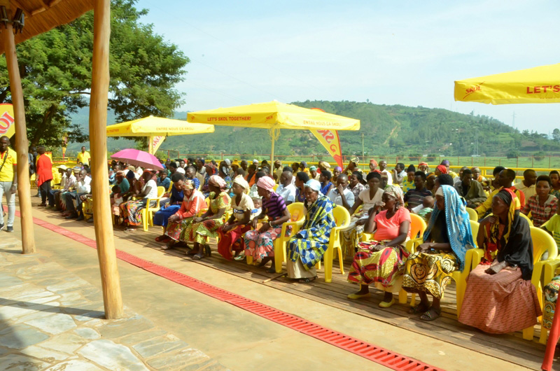 Representatives of the benefiting families gathered at Skol for the handover. / Eddie Nsabimana