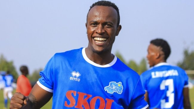 Amavubi midfielder Olivier 'Sefu' Niyonzima netted the lone goal in the 27th minute to send Rayon Sports to top spot for the first time this season. File
