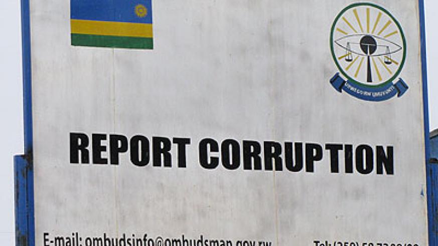 An investigator in a special unit in charge of corruption in the Office of the Ombudsman for abetting a crime he is supposed to be helping investigate and curtail. (File)