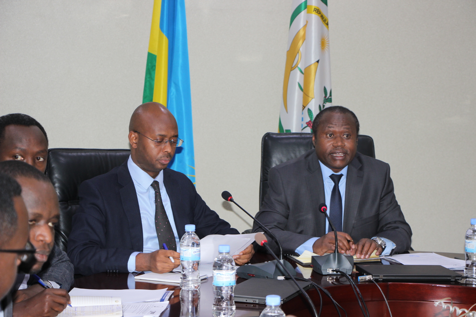 Dr Uzziel Ndagijimana, Minister of Finance and Economic Planning (R) explains how Rwandau2019s economy grew by 8.6 per cent in 2018 as the Director General of the National Institute of Statistics of Rwanda, Yusuf Murangwa (L) looking on. / Courtesy