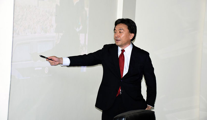Hideaki Shinoda, from Tokyo University of Foreign Studies shared the case of Japan in peace building. (Courtesy)