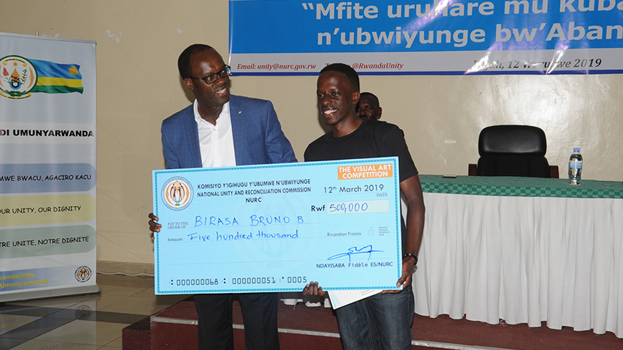 Birasa won himself Rwf500,000 for his artwork. / Eddie Nsabimana
