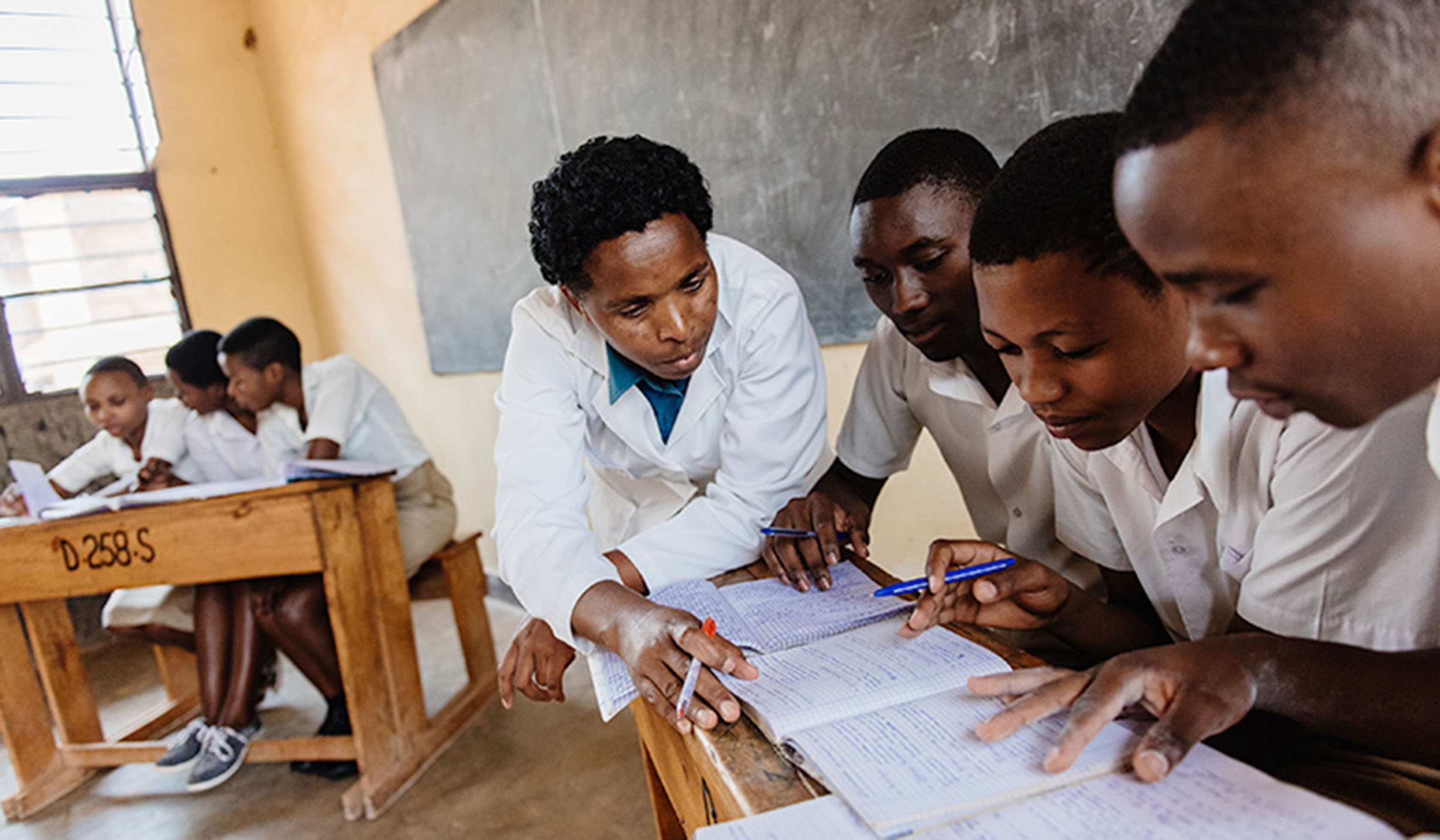 Teamwork ensures better results in and out of class.. Net photo.