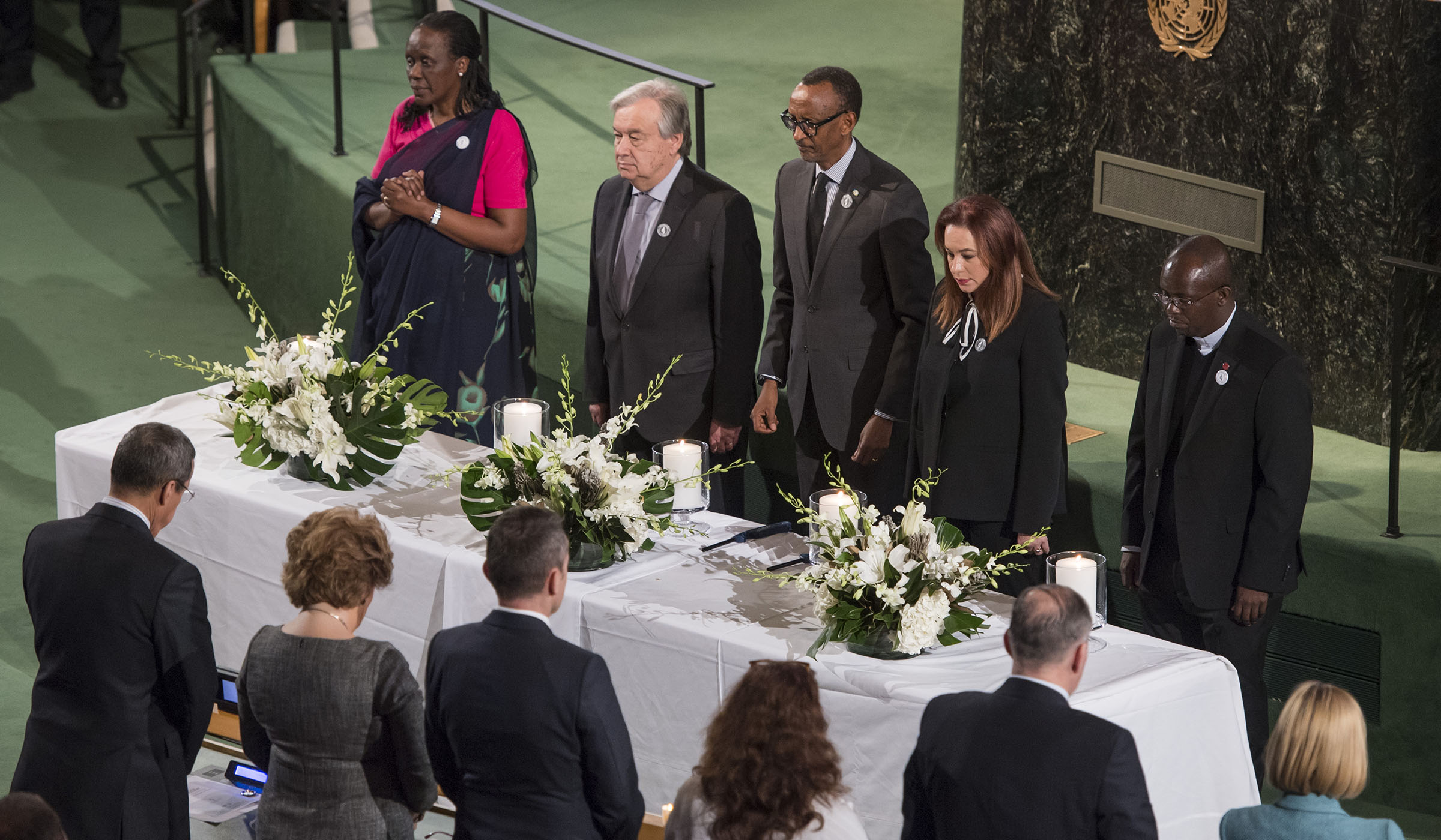 President Kagame with the UN Secretary-General Antonio Guterres (2nd left, background); Maru00eda Fernanda Espinosa Garcu00e9s, the current President of the UN General Assembly for the 73rd session (2nd right, background) and other leaders observe a minute of silence in honour of the victims of the 1994 Genocide against the Tutsi at the United Nations headquarters in New York yesterday. Village Urugwiro.