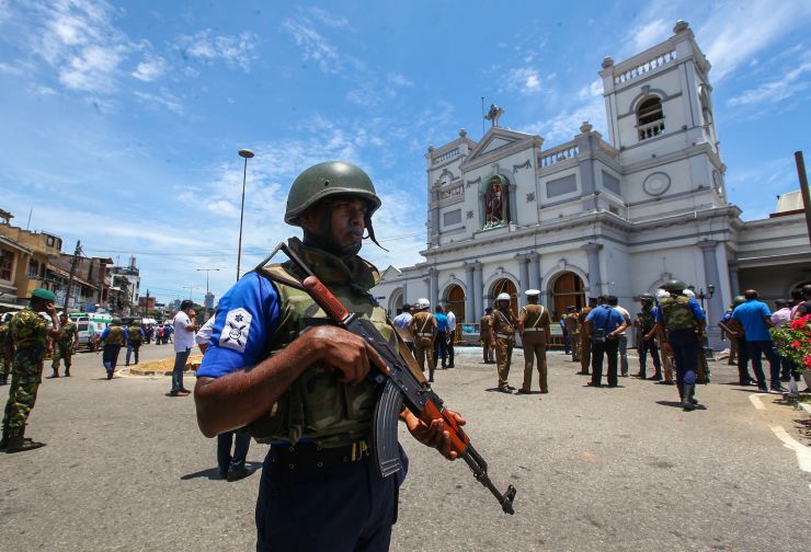 Sri Lankan security forces secure the area around St. Anthonyu2019s Shrine after an explosion hit St Anthonyu2019s Church in Kochchikade on April 21, 2019 in Colombo, Sri Lanka.