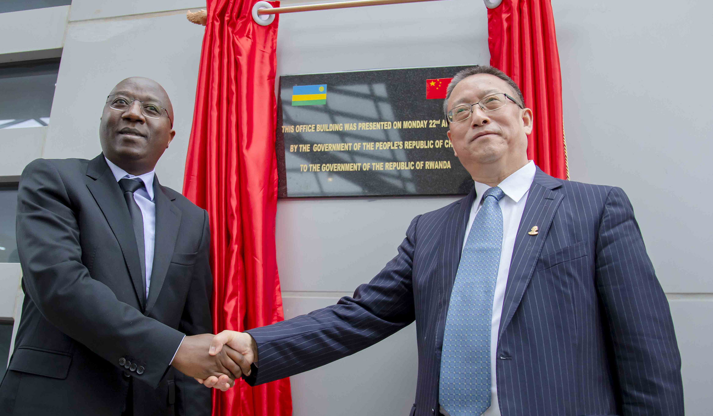 Prime Minister Edouard Ngirente (left) with Zheng Jianbang, the Vice Chairman of the National Committee of the Chinese Peopleu2019s Political Consultative Conference, after inaugurating the administrative office complex that will host the Office of the Prime Minister and several other government institutions. Emmanuel Kwizera.
