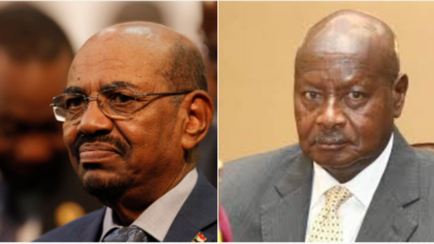 Bashir (L) and Museveni.