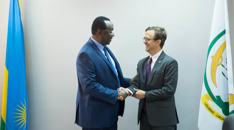 Bernard Makuza, the president of Rwandan senate receiving the ambassador of the United States to Rwanda Peter Vrooman at his office on May 9, 2019. / Nadege Imbabazi
