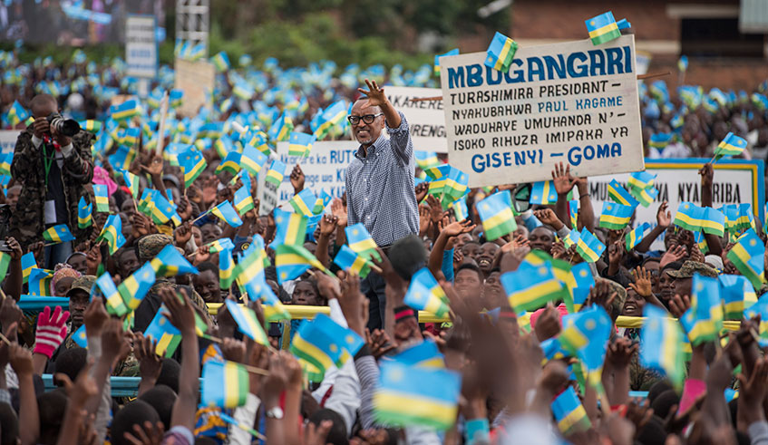 President Kagame waves to thousands of residents from Rubavu and Rutsiro districts on his arrival at Nyundo, Rubavu District on May 10, 2019. The President urged the residents to leverage their proximity to the border with the Democratic Republic of Congo and trade more with the neighbouring country. Village Urugwiro.