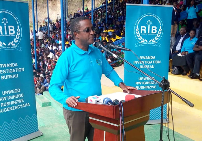 Minister of Environment Vincent Biruta addressing residents of Rutsiro last yesterday. (James Peter Nkurunziza )