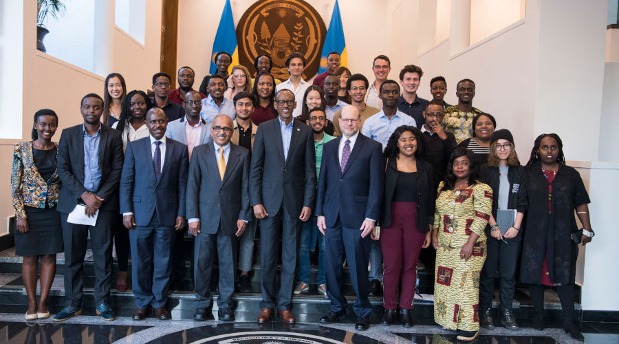 President Kagame poses with Carnegie Mellon University students, faculty members and Education Minister Eugene Mutimura in Kigali yesterday. The President and the students discussed the countryu2019s vision of advancing science and technology, and the role they can play towards that cause. The students are in Rwanda under the CMU-Project Rwanda, a student-led community service initiative that connects CMU students to its Pittsburgh (USA), Qatar and Rwanda campuses with the aim of enhancing the educational experience of Rwandan youth through technology. / Village Urugwiro