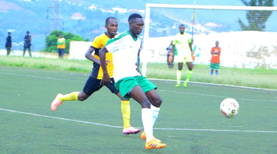 Striker Djuma Nizeyimana, seen here during a past league match against Mukura at Mumena Stadium, will lead SC Kiyovuu2019s charge for their first major title since the 1993 league title. / File