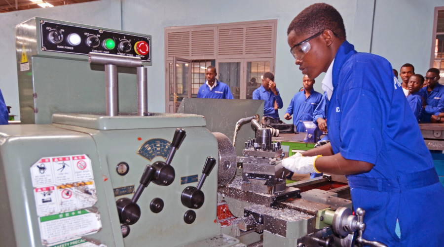IPRC-Kigali students during a hands-on class. / File