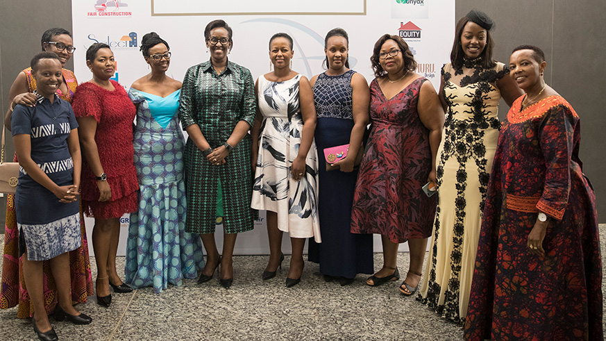 First Lady, Jeannette Kagame with some of the members of the Rwandan Chamber of Women Entrepreneurs (RCWE), the largest and only umbrella organisation of women entrepreneurs in the country. Courtesy.
