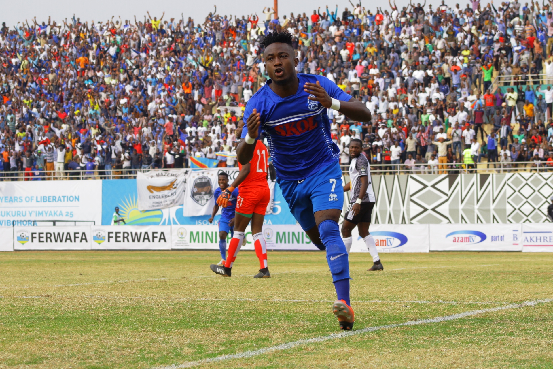 Rayon Sports talisman Jules Ulimwengu celebrates after scoring the lone goal during his sideu2019s 1-0 win over TP Mazembe at Kigali Stadium on Sunday. / Saddam Mihigo