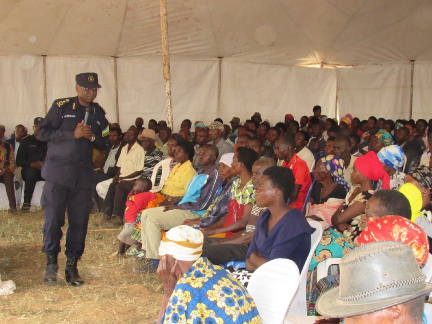 CP Vianney Nshimiyimana addressing residents of Rwinkwavu in Kayonza district on Wednesday, during the campaign against GBV and teenage pregnancy.