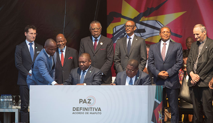 President Kagame and other African leaders witnessing the signing of a peace and reconciliation agreement between President Filipe Nyunsi of Mozambique (sitting, left) on behalf of the ruling FRELIMO party and the head of the opposition RENAMO in an event held in Maputo yesterday. The pact brings an end to a decades-long conflict in which up to a million people have been killed. Village Urugwiro.