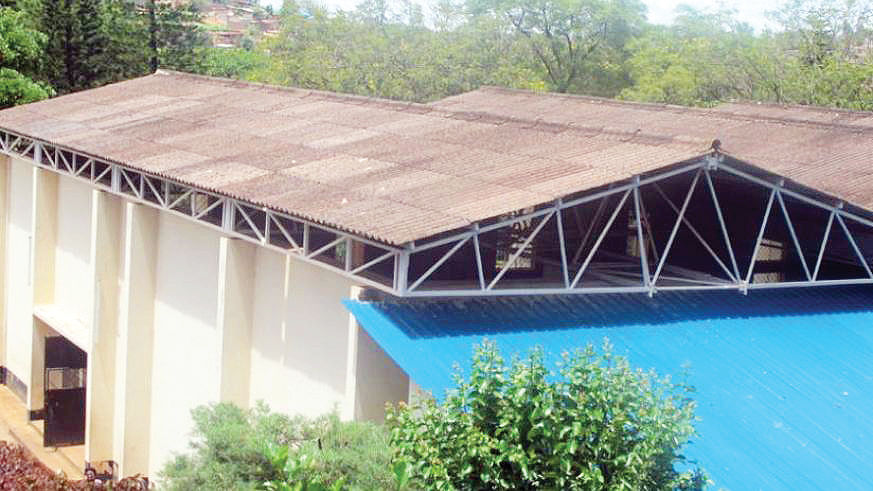 Many old public and private buildings have asbestos roofing. Budget constraints have been the main obstacle to the asbestos removal operation. / File