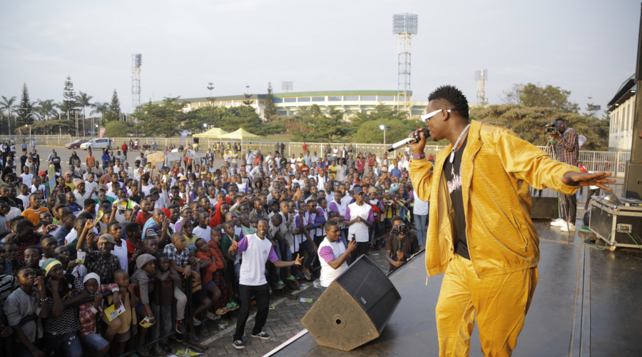 Bruce Melodie performed for betting fans. / Courtesy