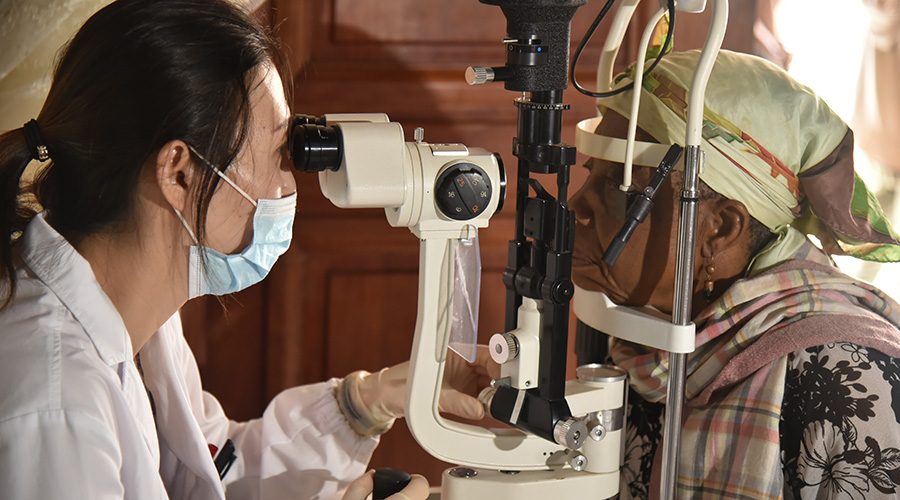 A Cameroonian resident receives free medical check in Mbalmayo. / Xinhua
