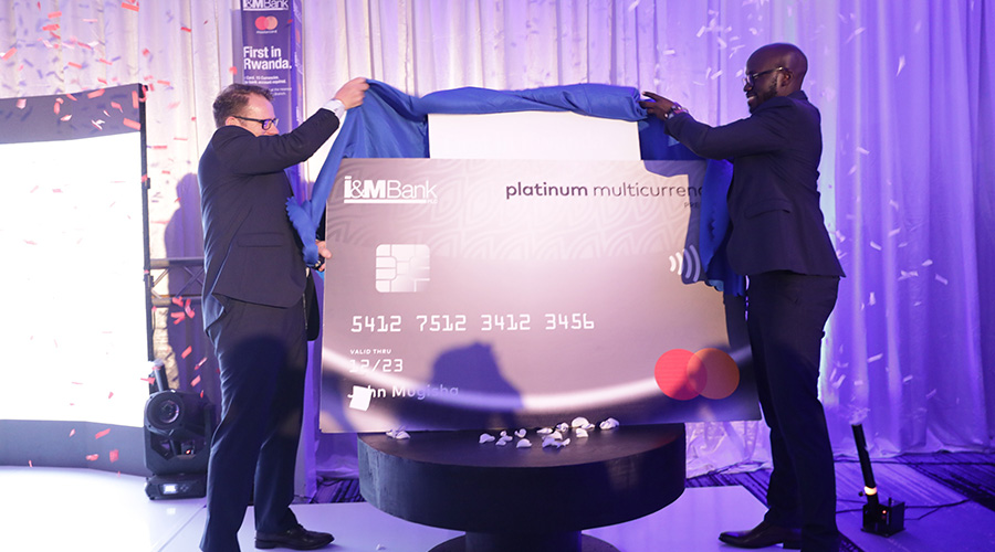 (L-R) Robin Bairstow, Chief Executive Officer I&M Bank, and Frank Molla, Director and Country Manager Mastercard, during the launch of Rwandau2019s first Multicurrency Platinum  Prepaid Card in Kigali. / Emmanuel Kwizera