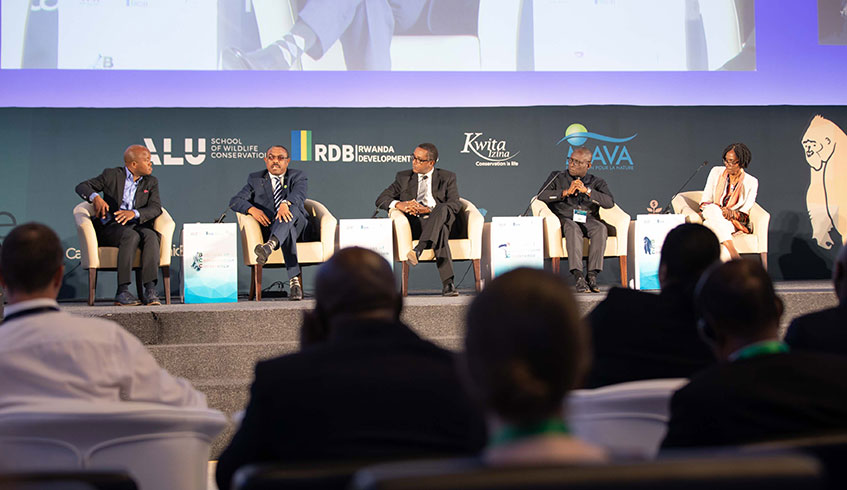 L-R: Moderator Fred Swaniker, the founder of Africa Leadership Group; former Prime Minister of Ethiopia Hailemariam Desalegn; Rwandau2019s Environment minister Dr Vincent Biruta; Paulo Gomes, the founder of Constelor Investment Holdings; and Helen Gichohi, former President of African Wildlife Foundation, on a panel discussing the politics of the environment and nature being one of Africau2019s greatest assets, in Kigali on September 9, 2019.  Emmanuel Kwizera. 