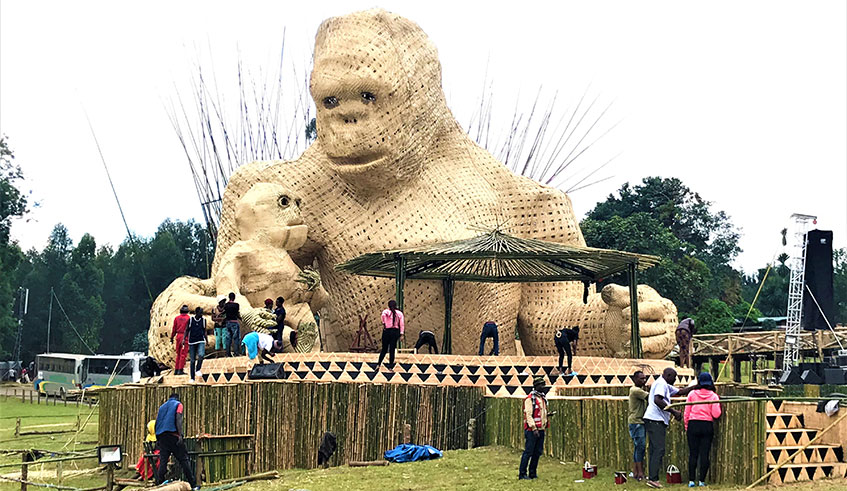 workers set up the gigantic Kinigi Kong stage for the annual ceremony. /Courtesy photos. 